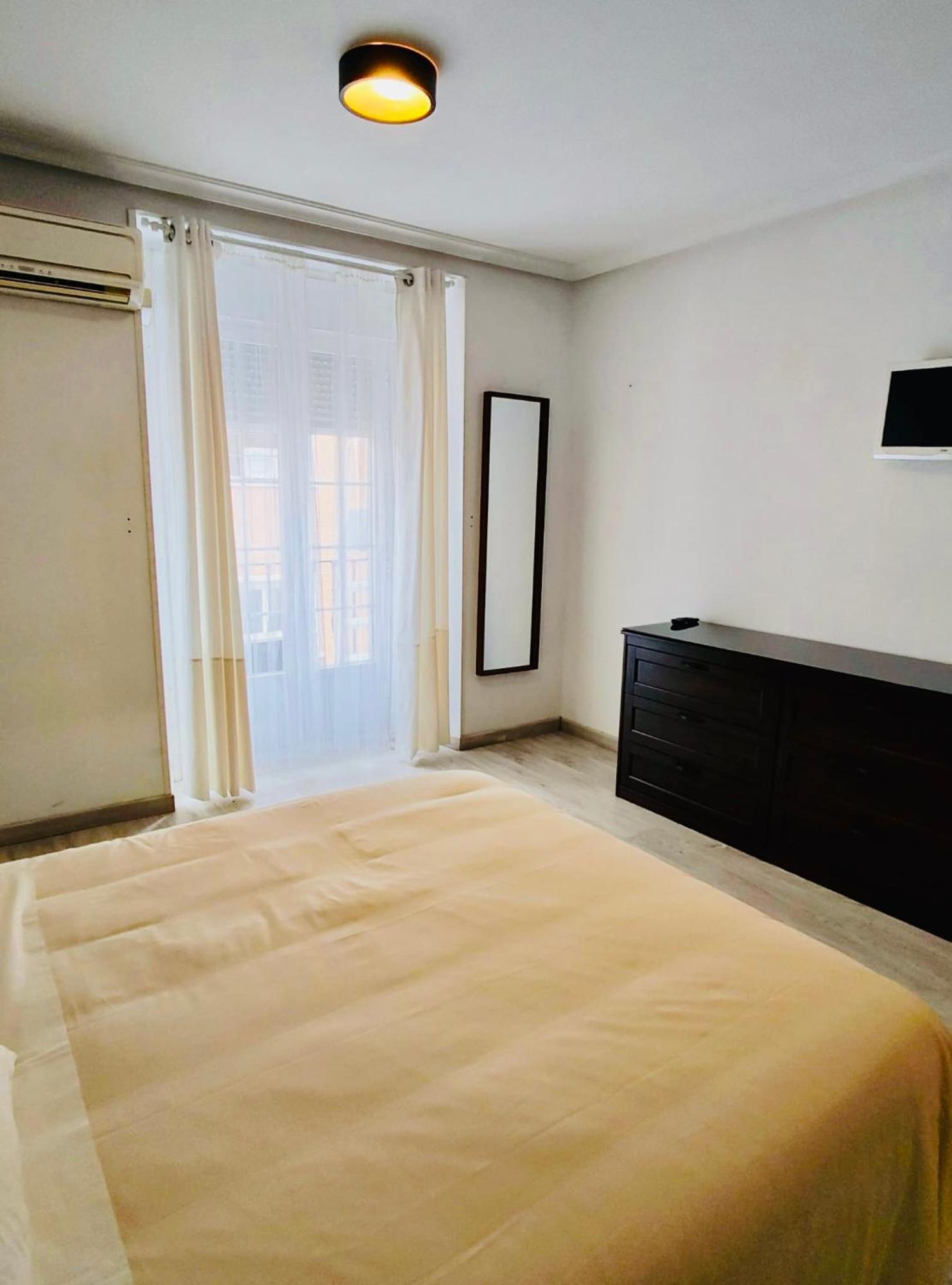 En Pleno Centro De - Gran Via - Callao - Sol Apartamento